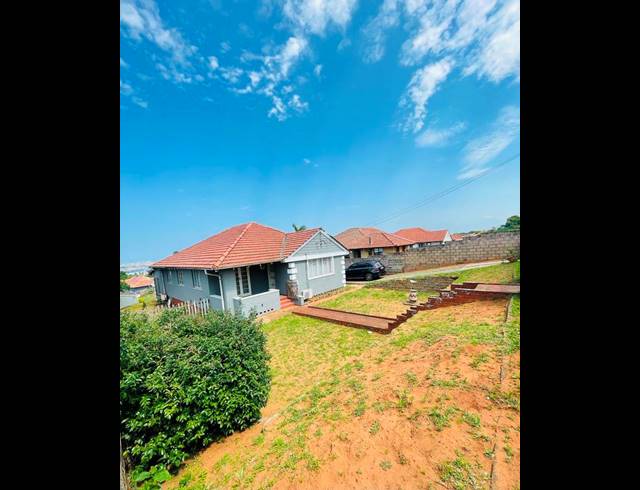 4 BEDROOM HOUSE FOR SALE IN WOODLANDS